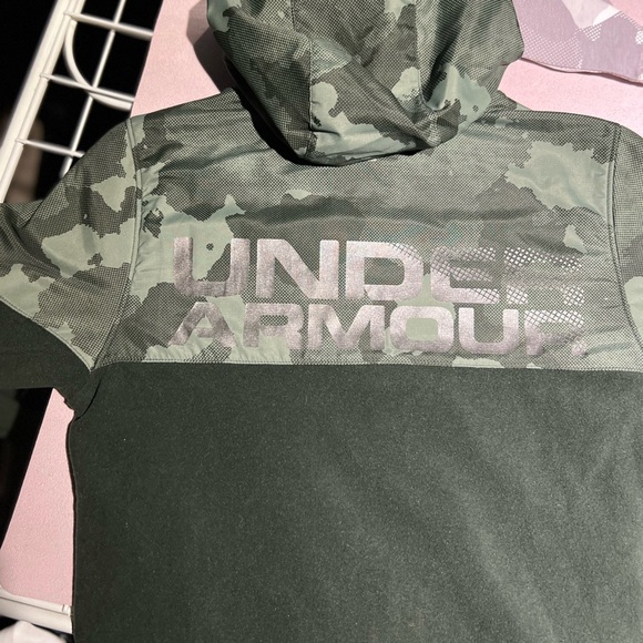 Boys UnderArmour hooded jacket - Picture 6 of 7